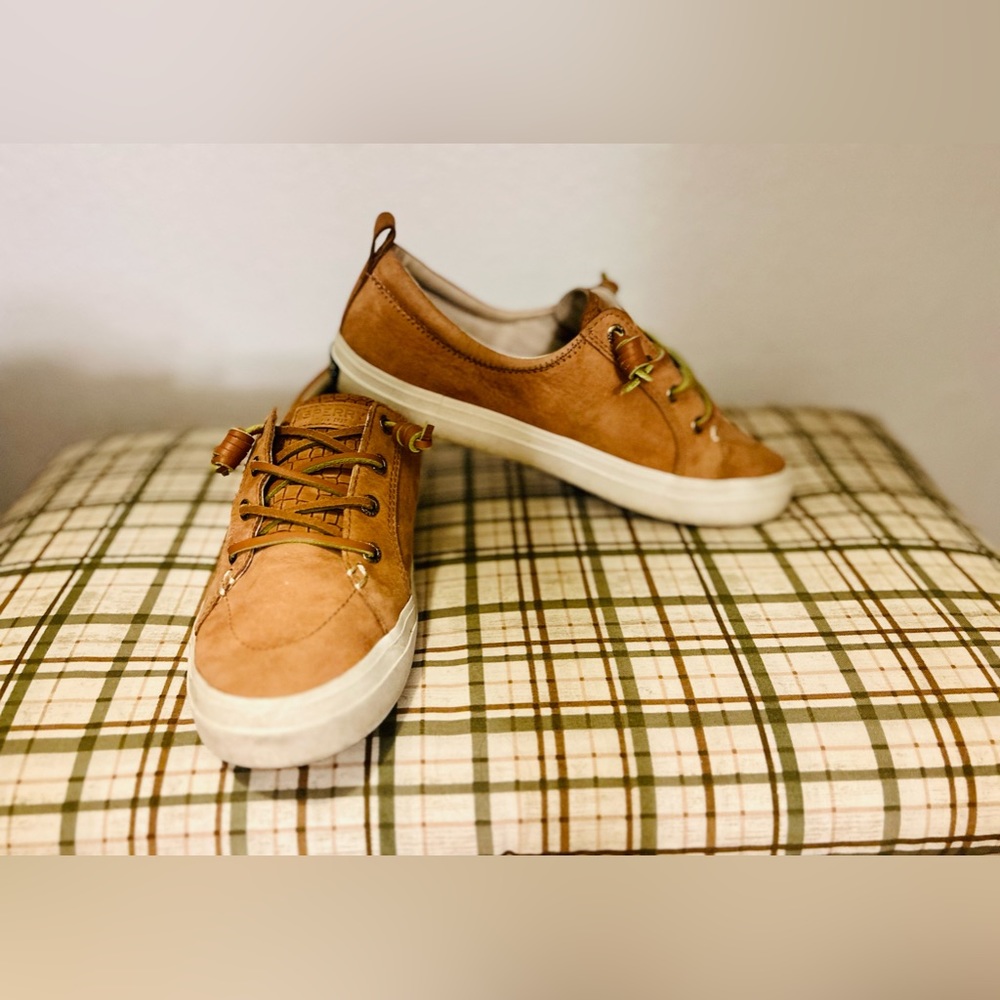 *Sold*NWT Sperry Crest Vibe Plushwave Sneaker